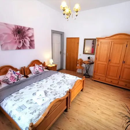 Haus Anna 게스트하우스 3*