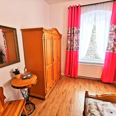 Haus Anna Pensión Altenberg (Montes Metalíferos)