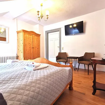 Haus Anna Pensión 3*